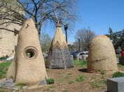 Sculptures_outside_native_american_Museum_intro